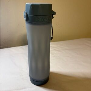 a smart water bottle w Bluetooth and a sensor-driven, glow-reminder